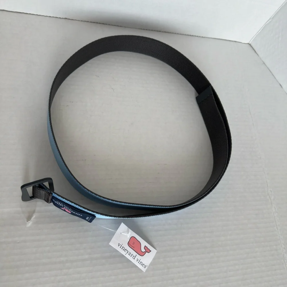 Vineyard Vines || Men’s two toned reversible Belt size Large